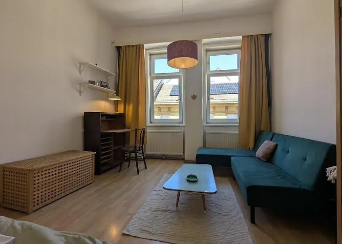Cosy In Shared With Balcony
