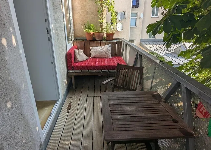 Cosy In Shared With Balcony * Wien
