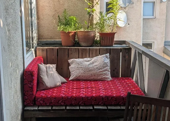 Apartment Cosy In Shared With Balcony